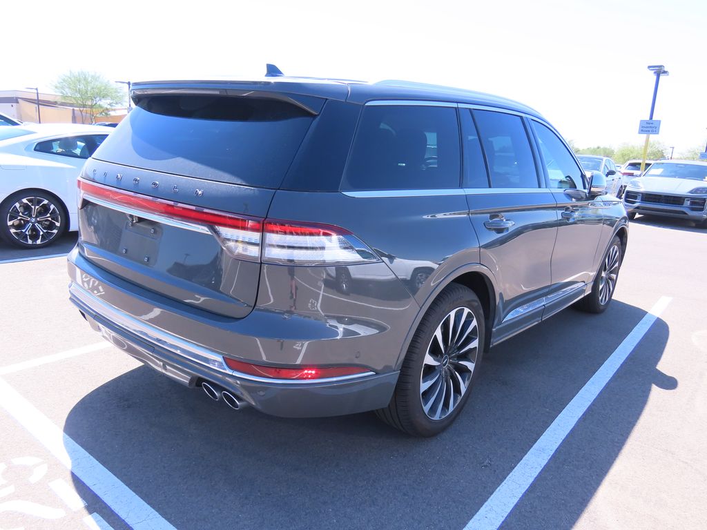 Used 2020 Gray Lincoln Black Label Grand Touring image 3