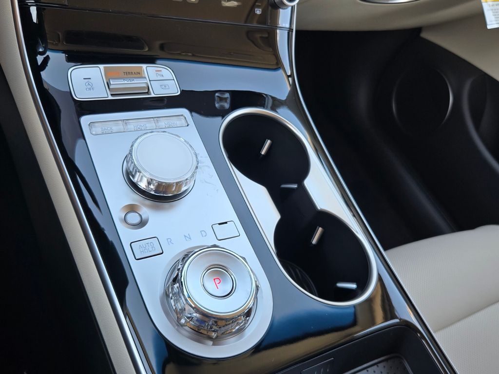 2027 Genesis Gv70