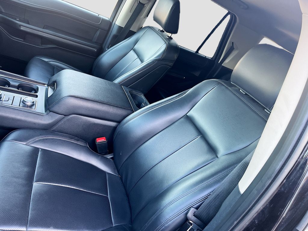 Used 2024 Black Ford XLT image 19