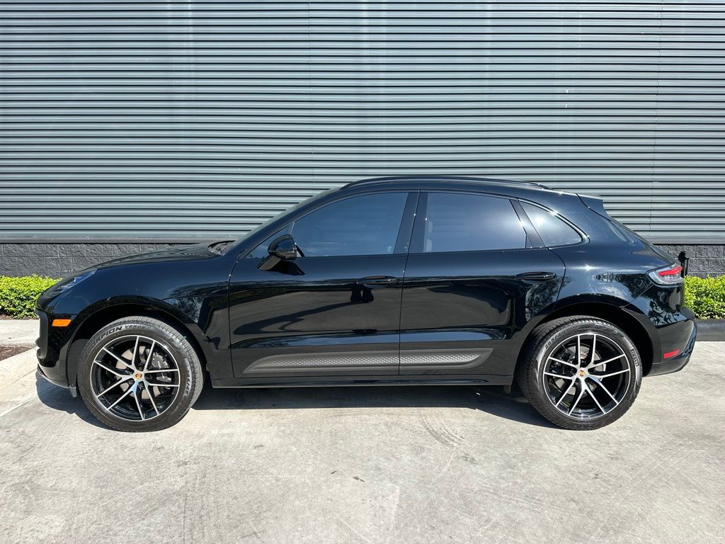 Thumbnail: 2024 Porsche Macan - 2