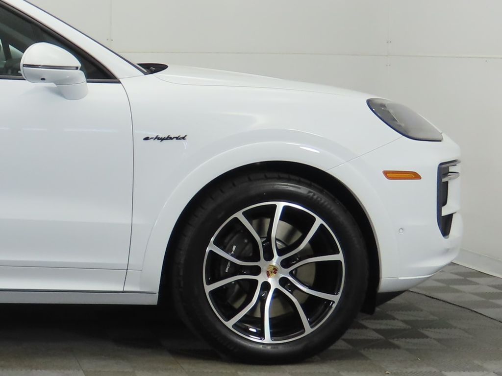 Thumbnail: 2025 Porsche  - 11