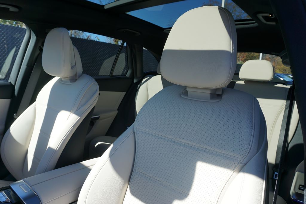 Thumbnail: 2026 Mercedes-Benz GLC - 11