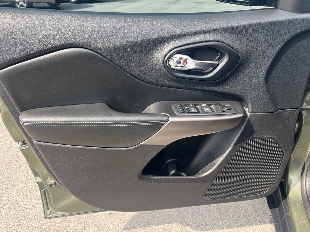 Used 2020 Jeep Cherokee SUV