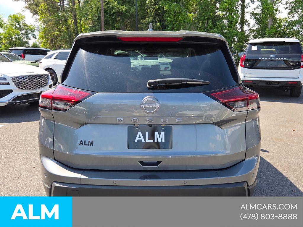 Used 2025 Gray Nissan SV image 4