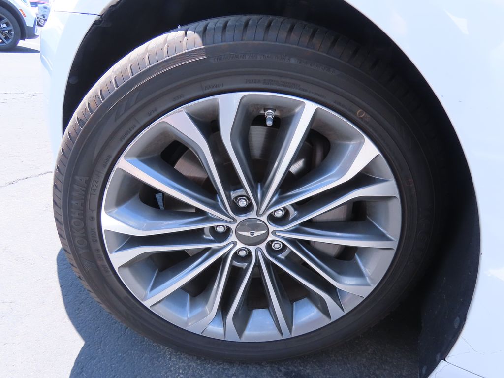 Thumbnail: 2015 Hyundai Genesis - 15