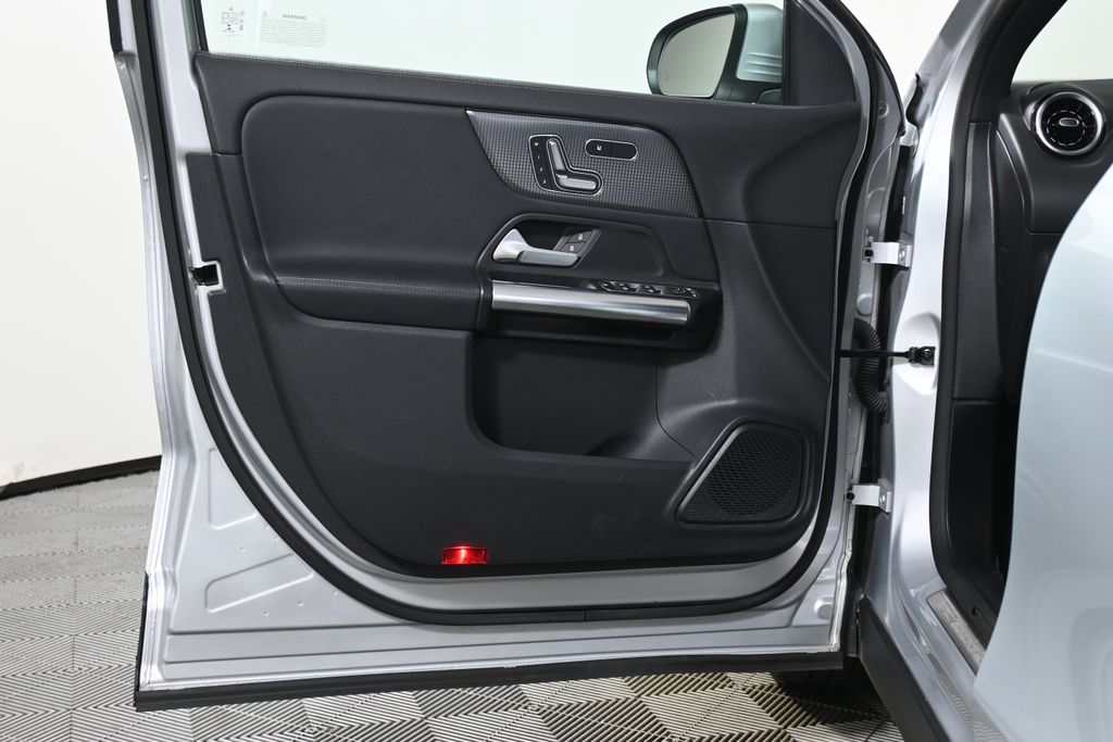 Thumbnail: 2022 Mercedes-Benz GLA - 29