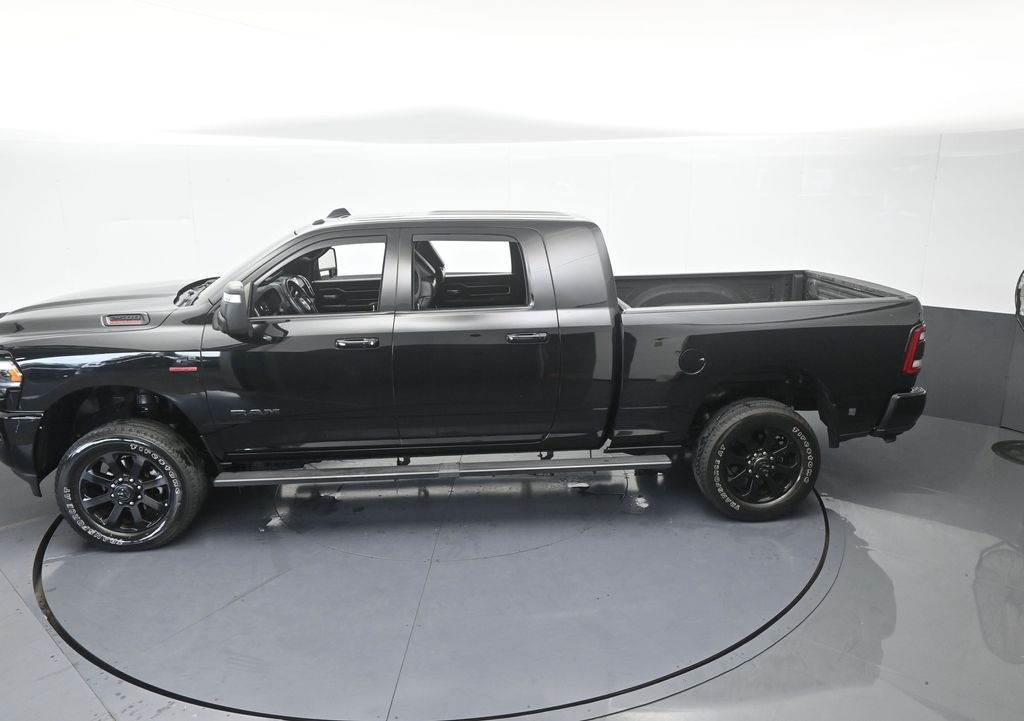 Used 2024 Diamond Black Crystal Pearlcoat Ram Laramie image 51