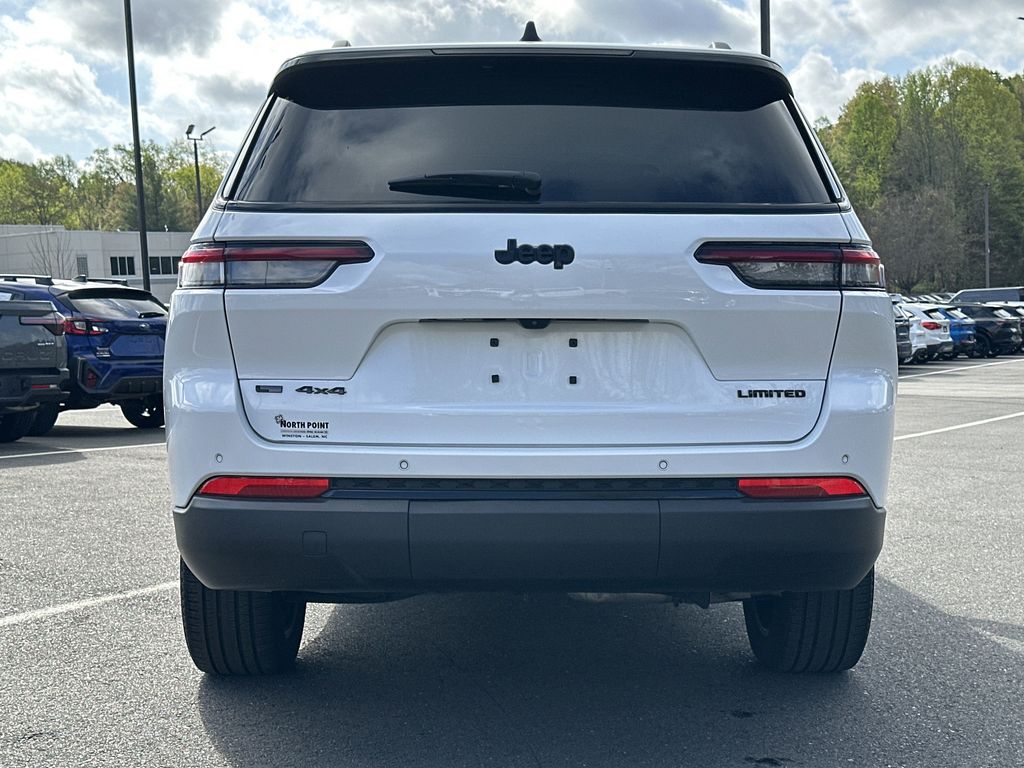 View vehicle photo 4