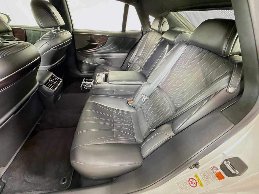 Thumbnail: 2019 Lexus LS - 25