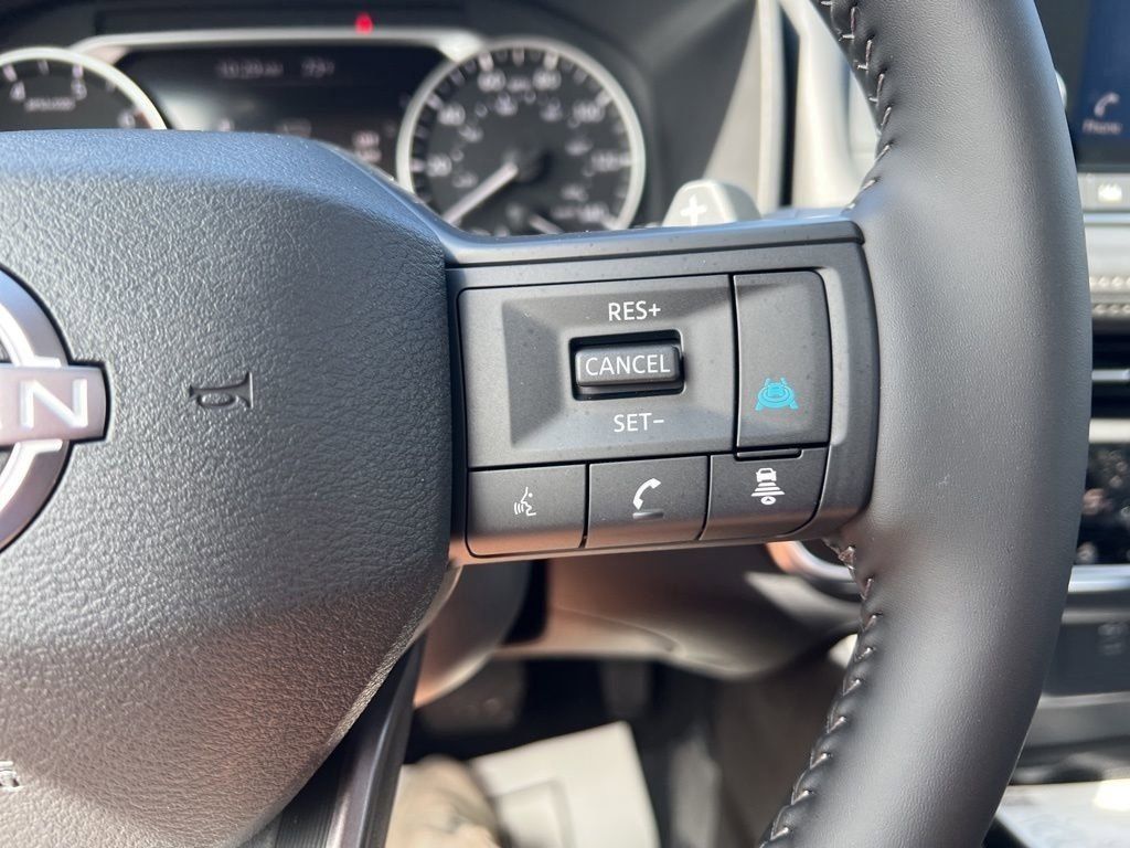 2025 Everest White Pearl Nissan Rogue SV FWD SUV