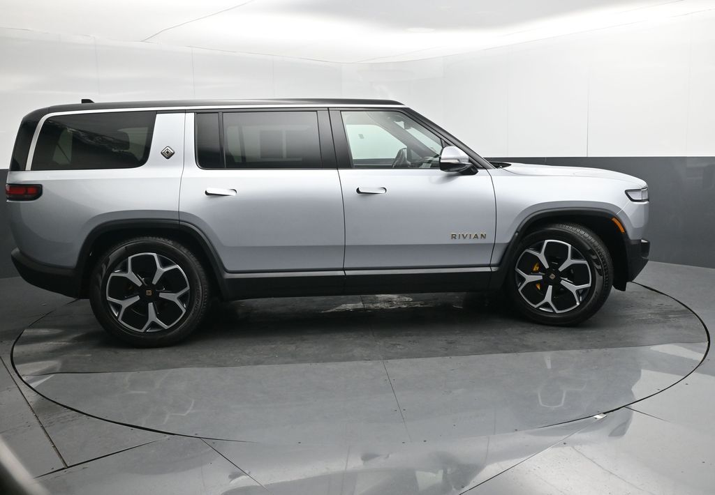 2023 Rivian R1S Adventure