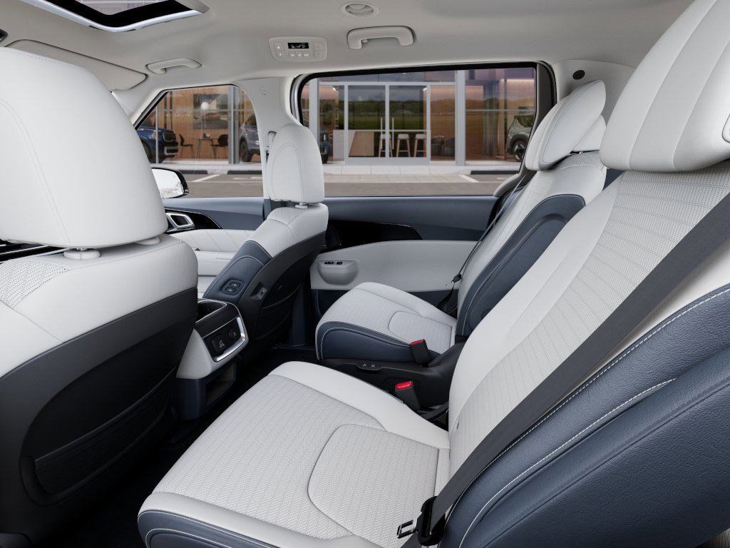 New 2026 Snow White Pearl Kia SX Prestige image 18