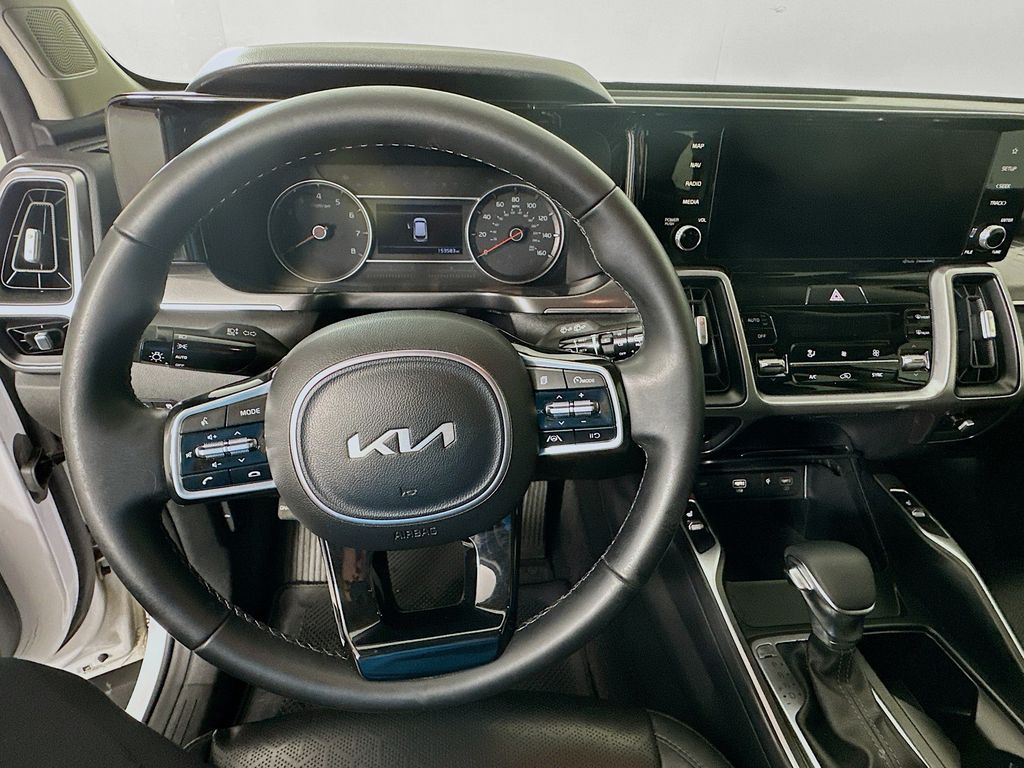 Thumbnail: 2023 Kia Sorento - 11