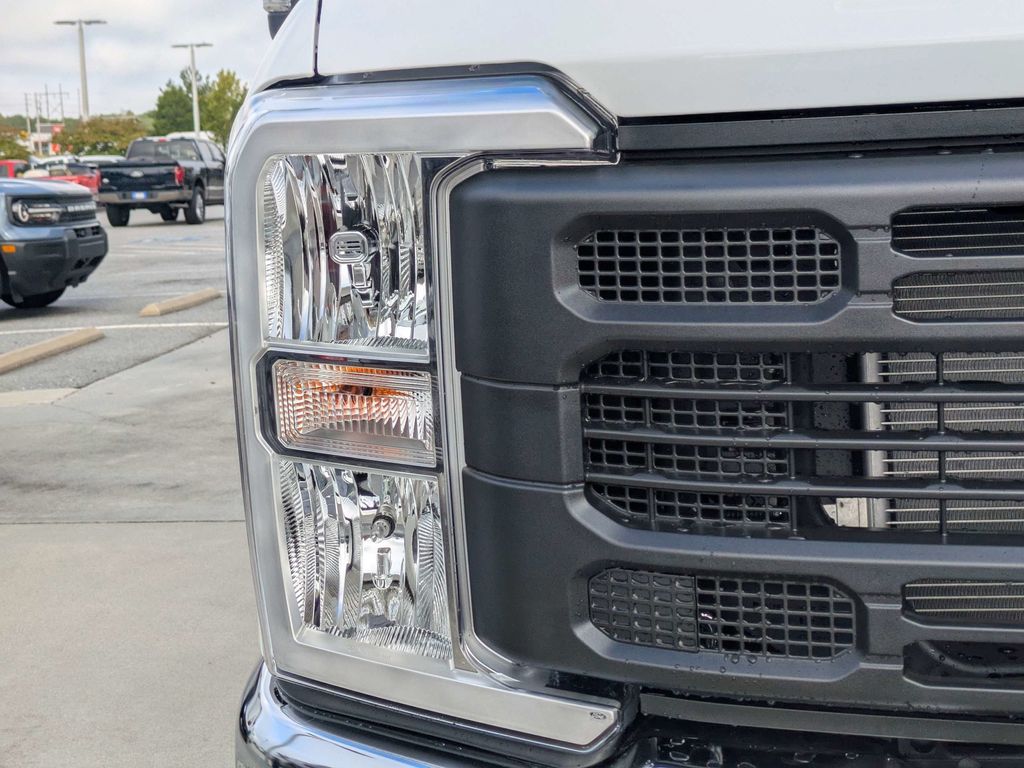 2027 Ford F-250 Super Duty XL