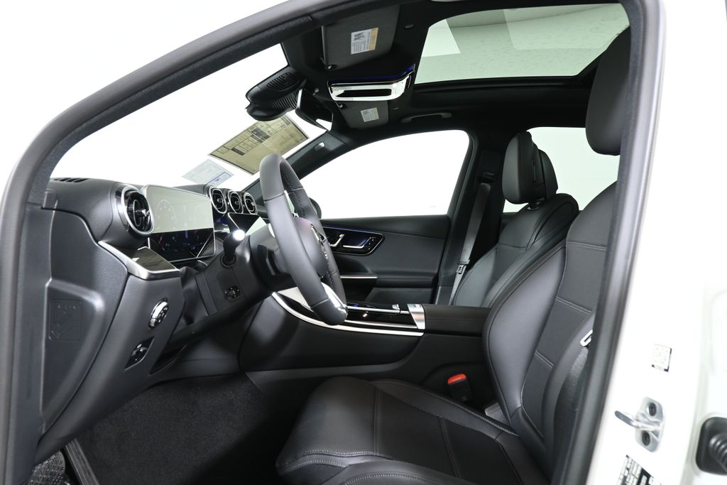 2025 Mercedes-Benz GLC 300 3