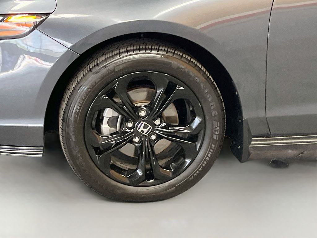 Used 2025 Charcoal Honda SE image 30