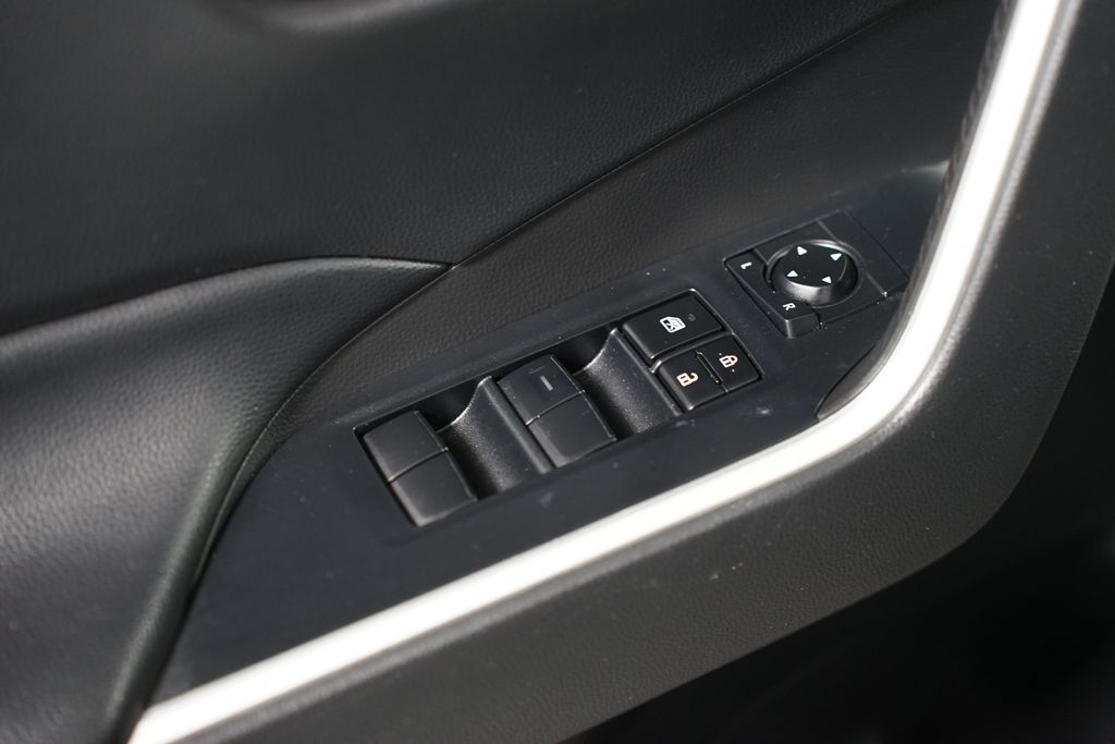 2022 Toyota RAV4 LE 28