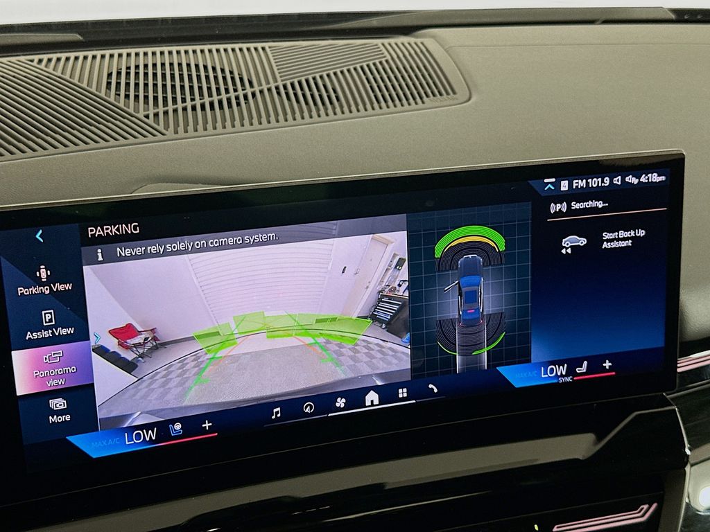 Thumbnail: 2024 BMW 5 Series - 14