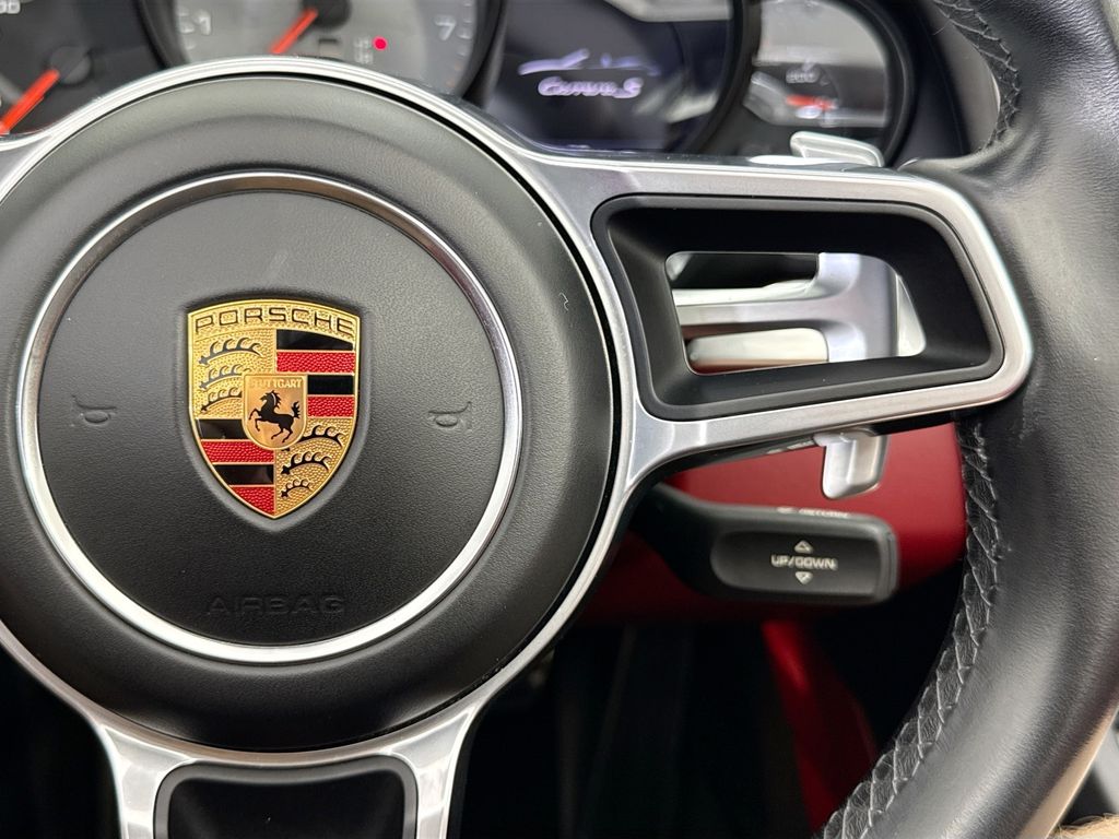 Thumbnail: 2019 Porsche 911 - 25