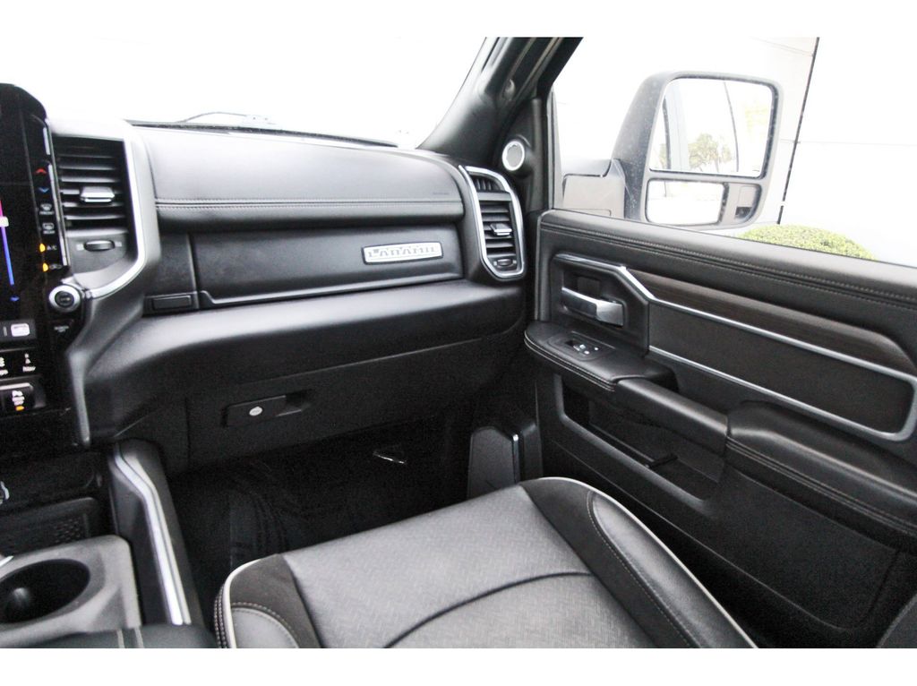 2025 Ram 2500 Laramie - 9