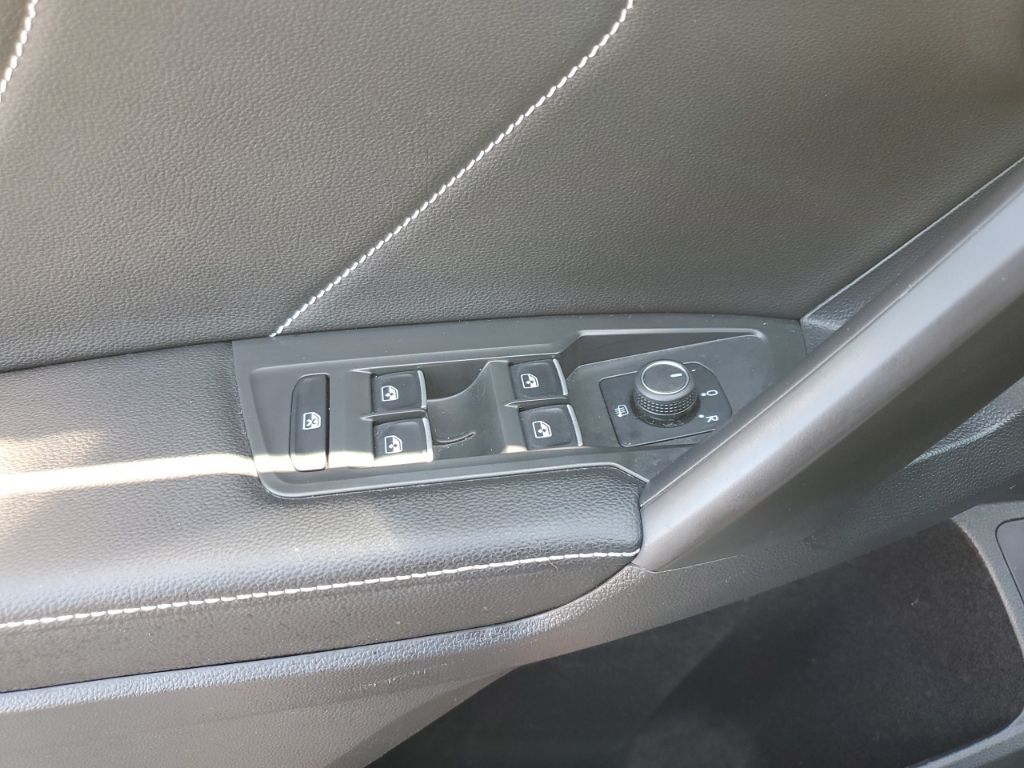 Used Car 2022 Volkswagen Tiguan  2.0t Se R-line Black For Sale Under $25,000 In Austin, Texas