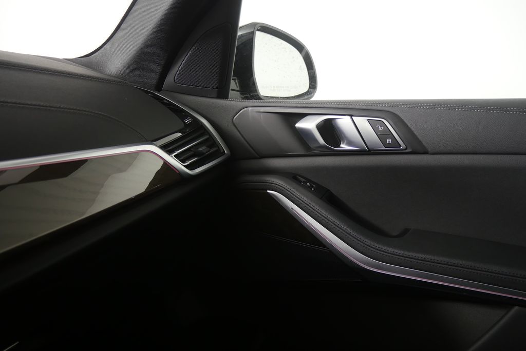 Thumbnail: 2022 BMW X5 - 22