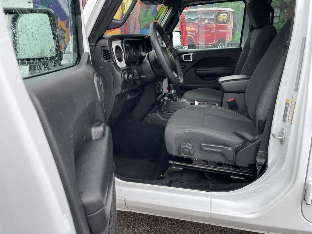 Used 2024 Jeep Wrangler SUV