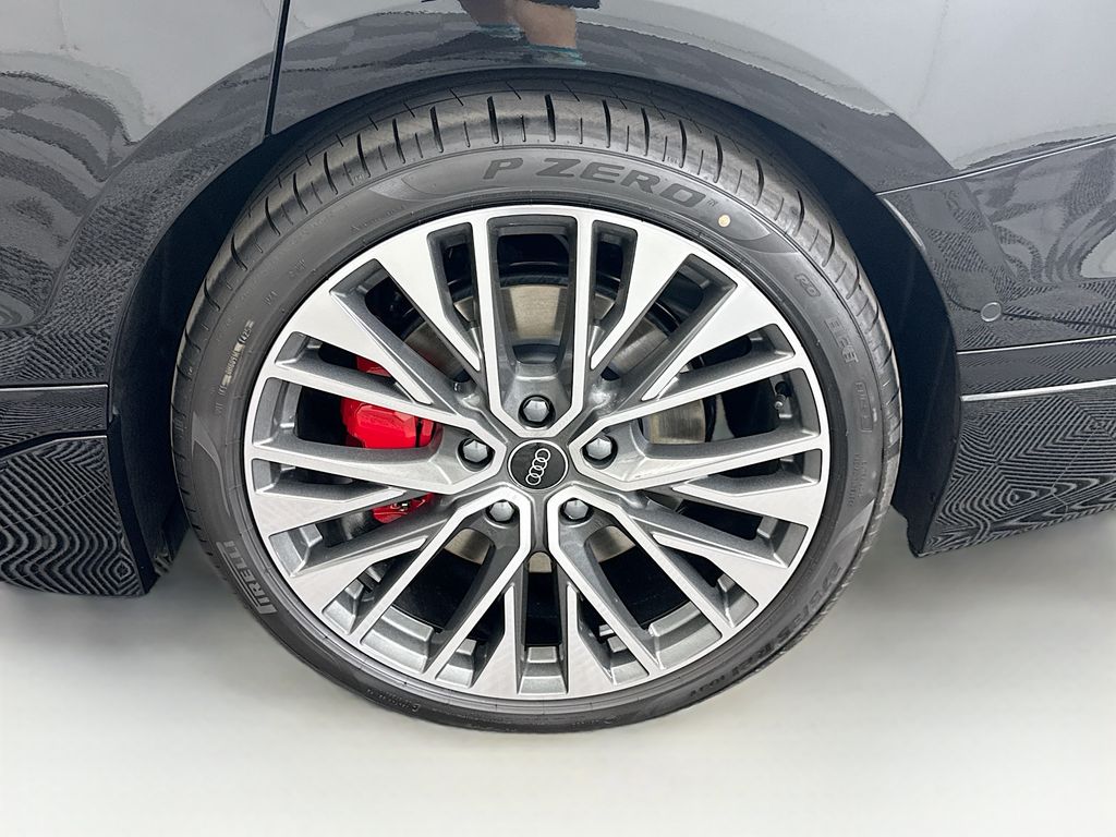 Thumbnail: 2025 Audi e-tron S - 32