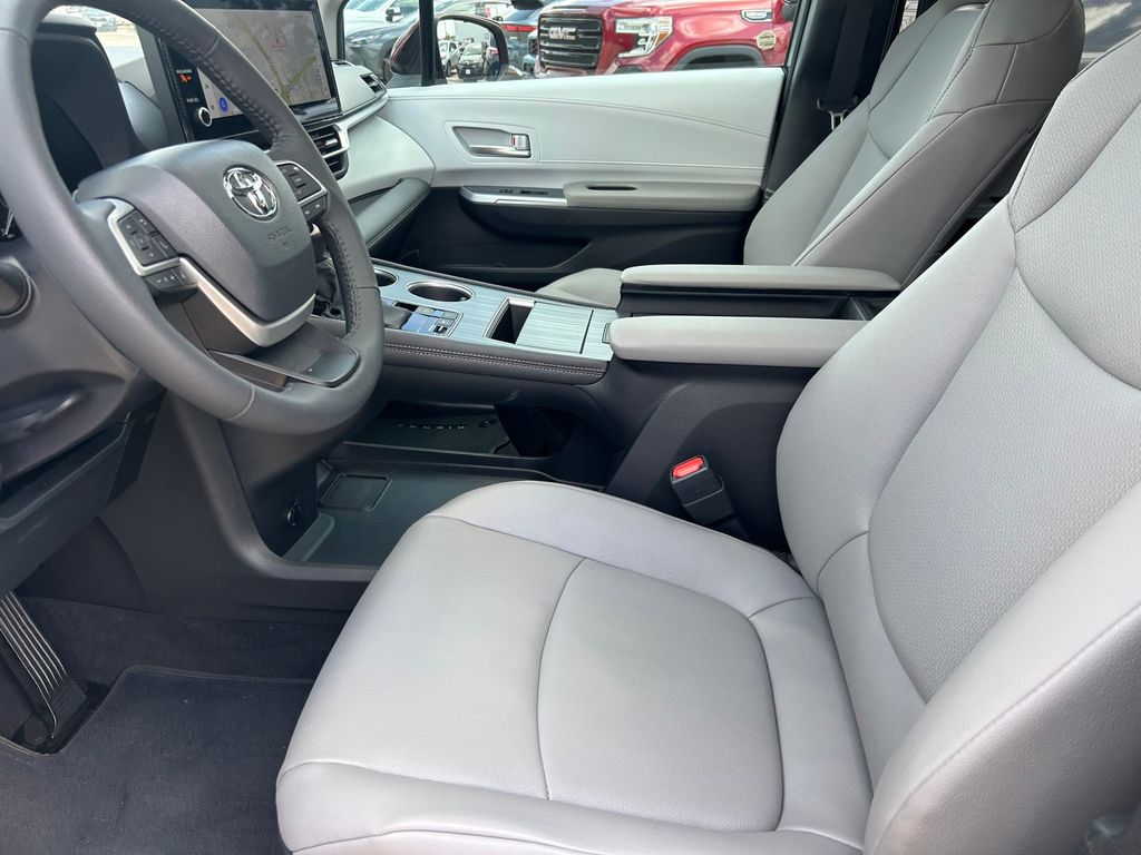 Used 2026 Toyota Sienna Van