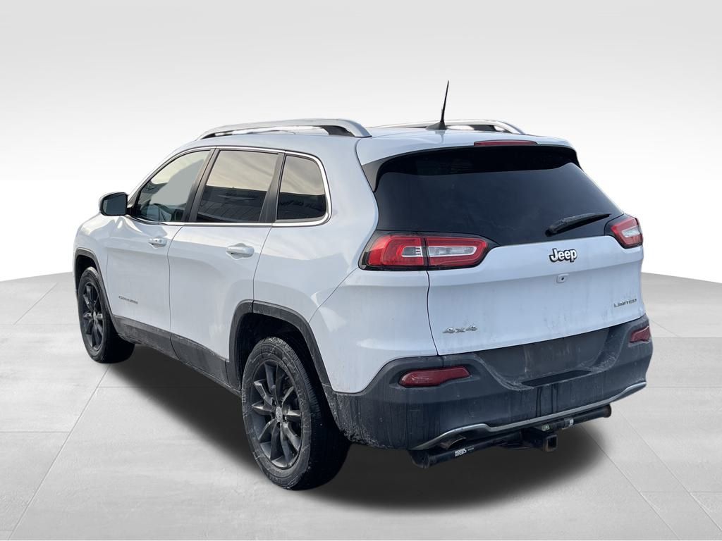 used 2016 Jeep Cherokee car, priced at $11,395
