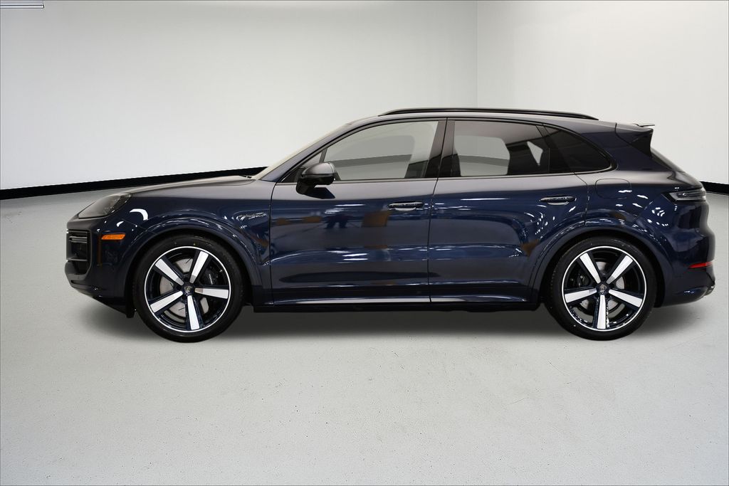 Thumbnail: 2026 Porsche Cayenne - 2