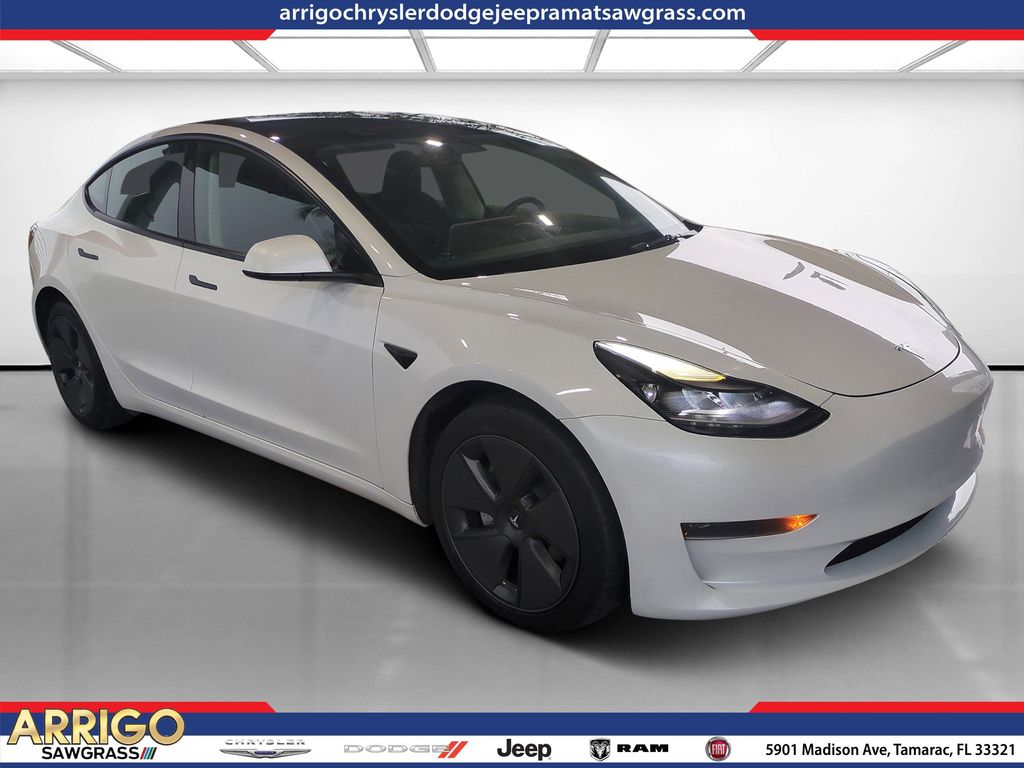 2023 Tesla Model 3 media 1