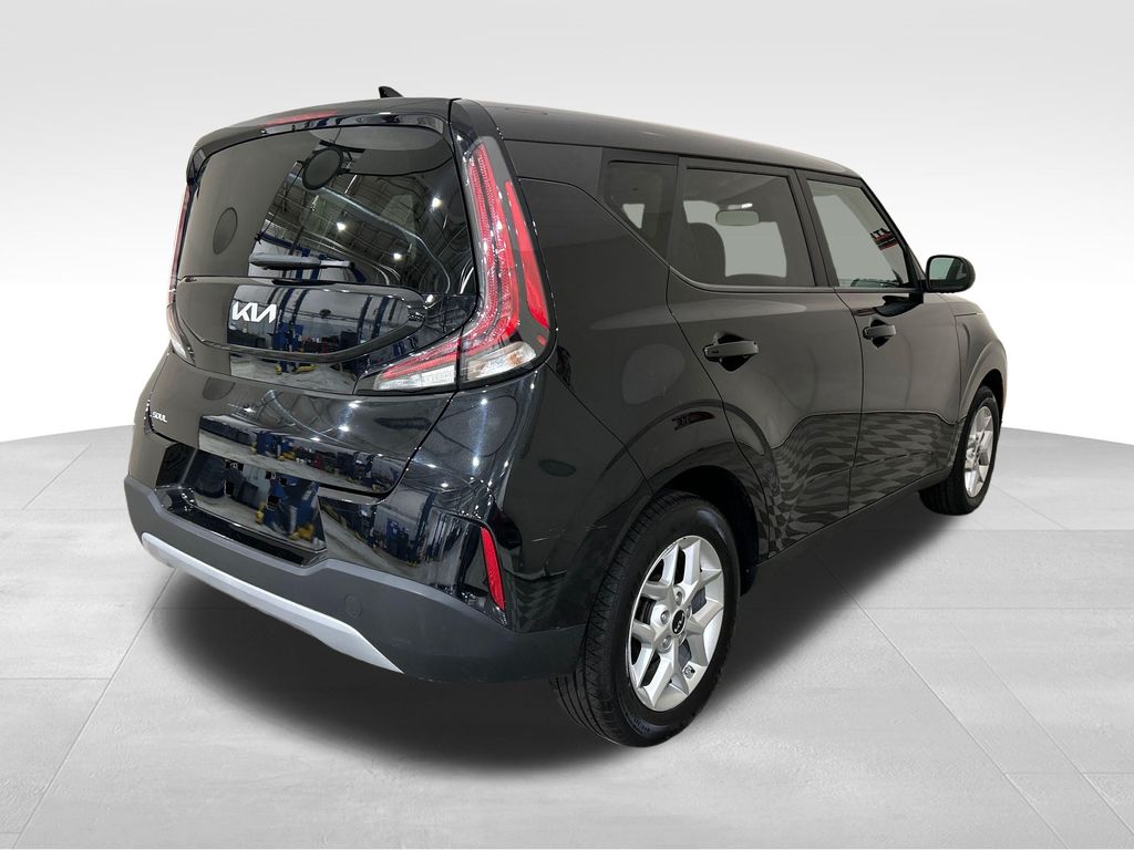 Used 2023 Black Kia LX image 5