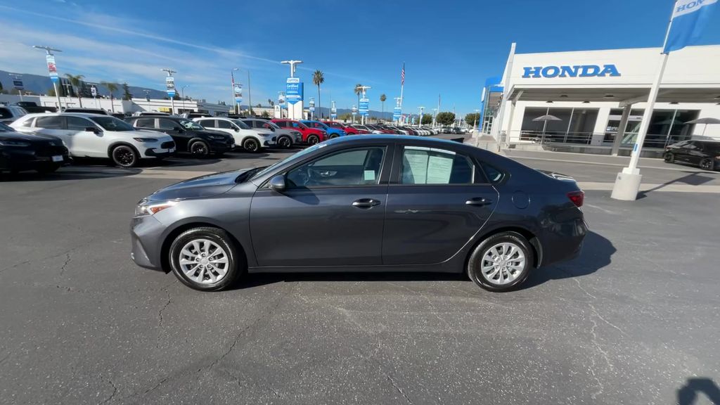 Thumbnail: 2023 Kia Forte - 5