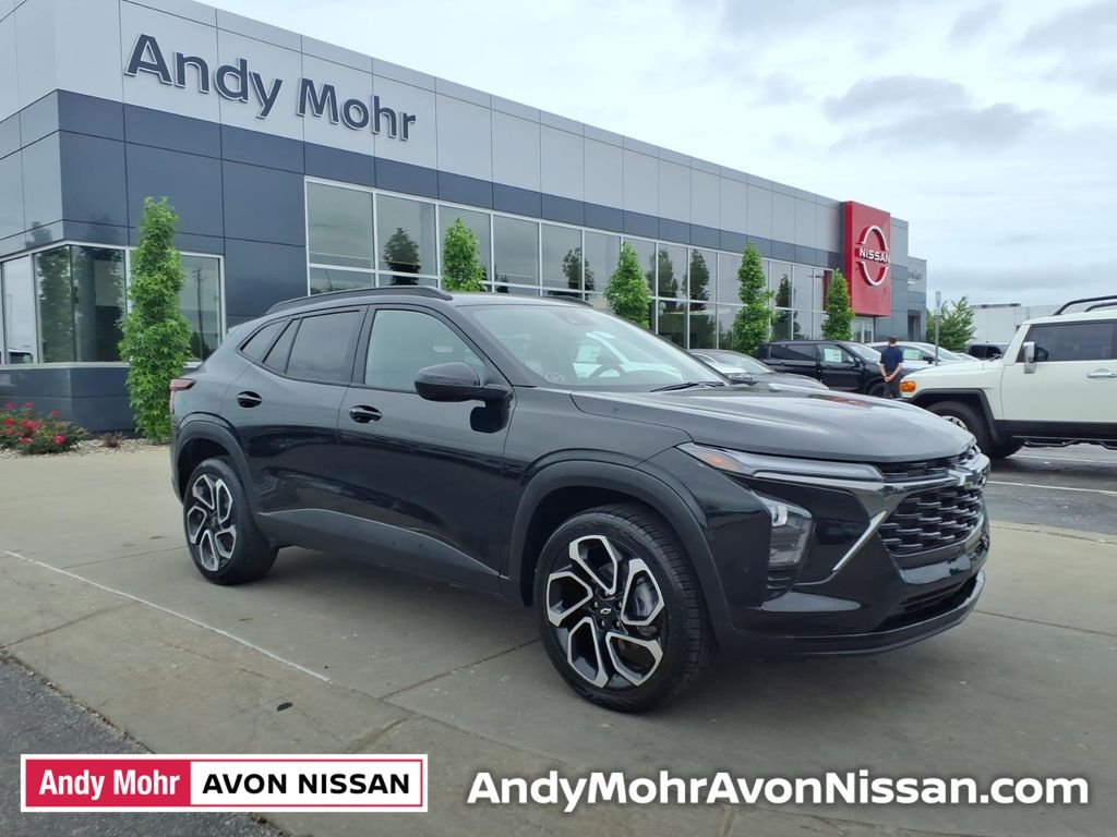 Black Metallic 2025 Chevrolet Trax RS with 2RS FWD SUV / Crossover Front-Wheel Drive 6-Speed Automatic