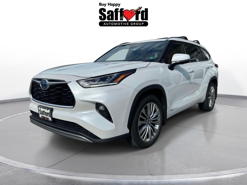 2023 Toyota Highlander Hybrid Platinum