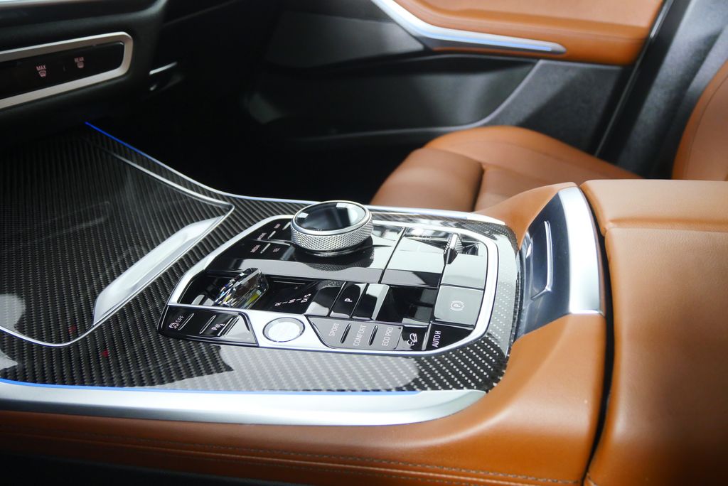 Thumbnail: 2025 BMW X7 - 31