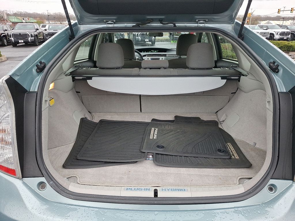 Thumbnail: 2014 Toyota Prius - 29