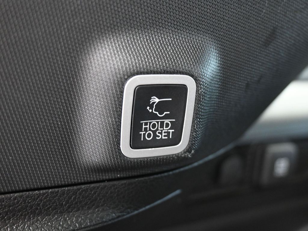 Used 2023 Bright White Clearcoat Jeep Limited image 41