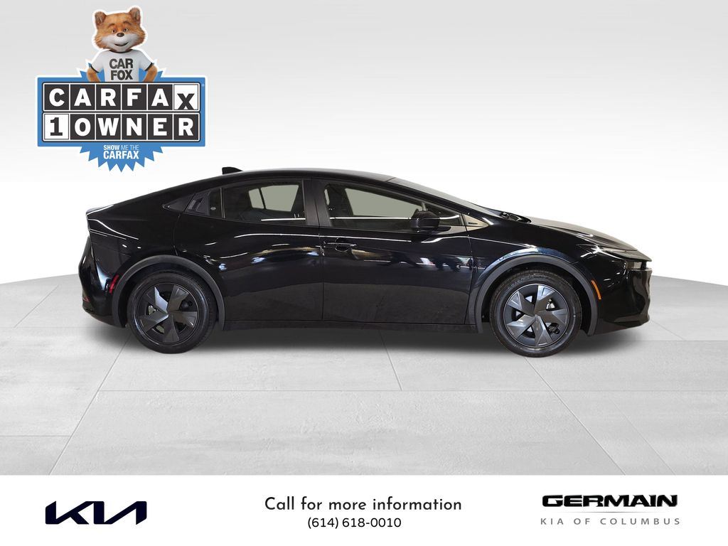 2024 Toyota Prius LE photo 4