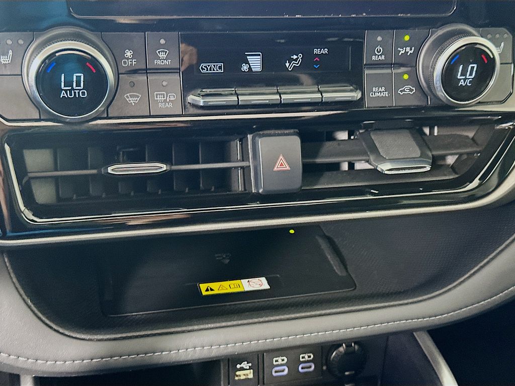 Thumbnail: 2024 Toyota Highlander - 16