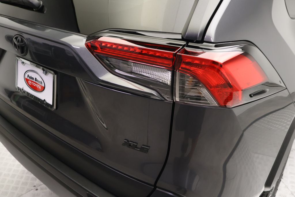 Thumbnail: 2025 Toyota RAV4 - 9
