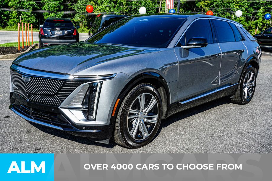 Used 2024 Silver Cadillac Luxury image 3