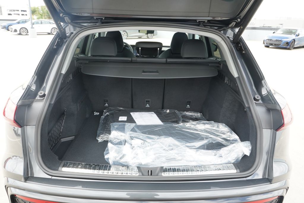 Thumbnail: 2026 Audi Q5 - 11
