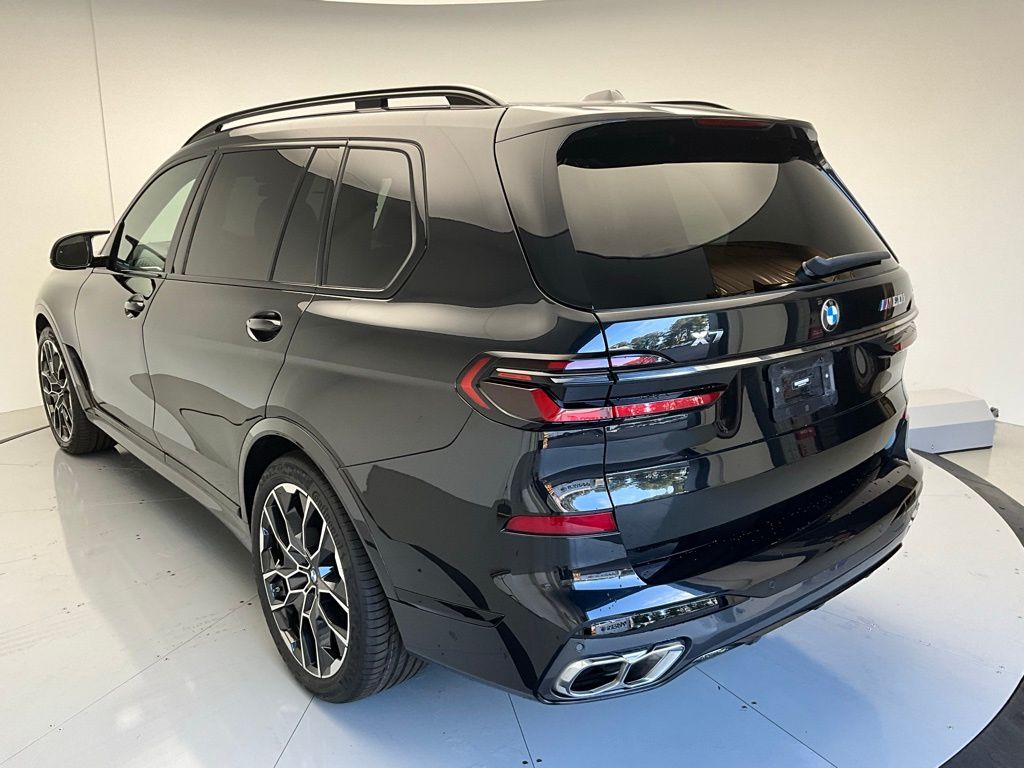 2023 BMW X7 M60i 4