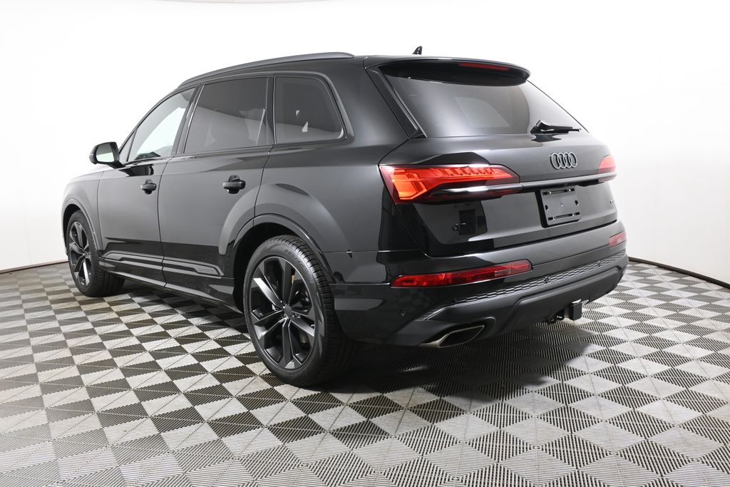 Thumbnail: 2026 Audi Q7 - 5