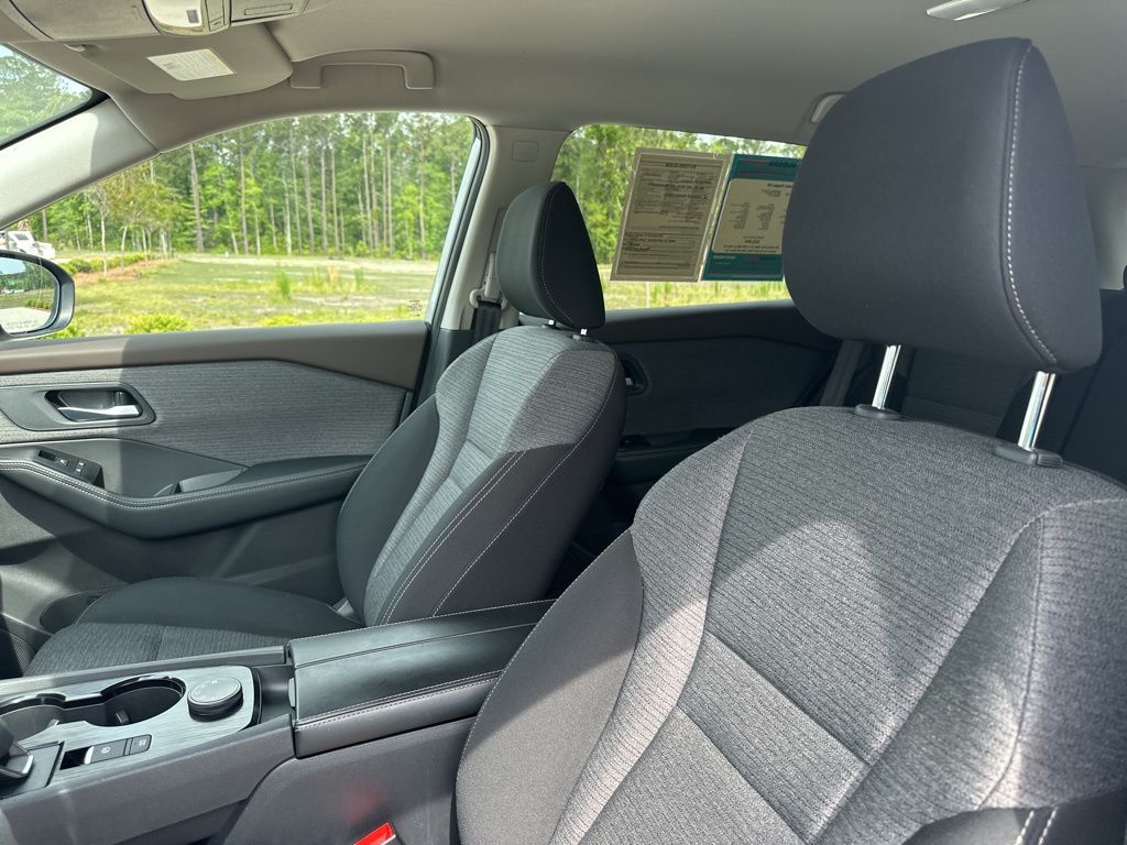 2021 Brilliant Silver Metallic Nissan Rogue SV AWD SUV