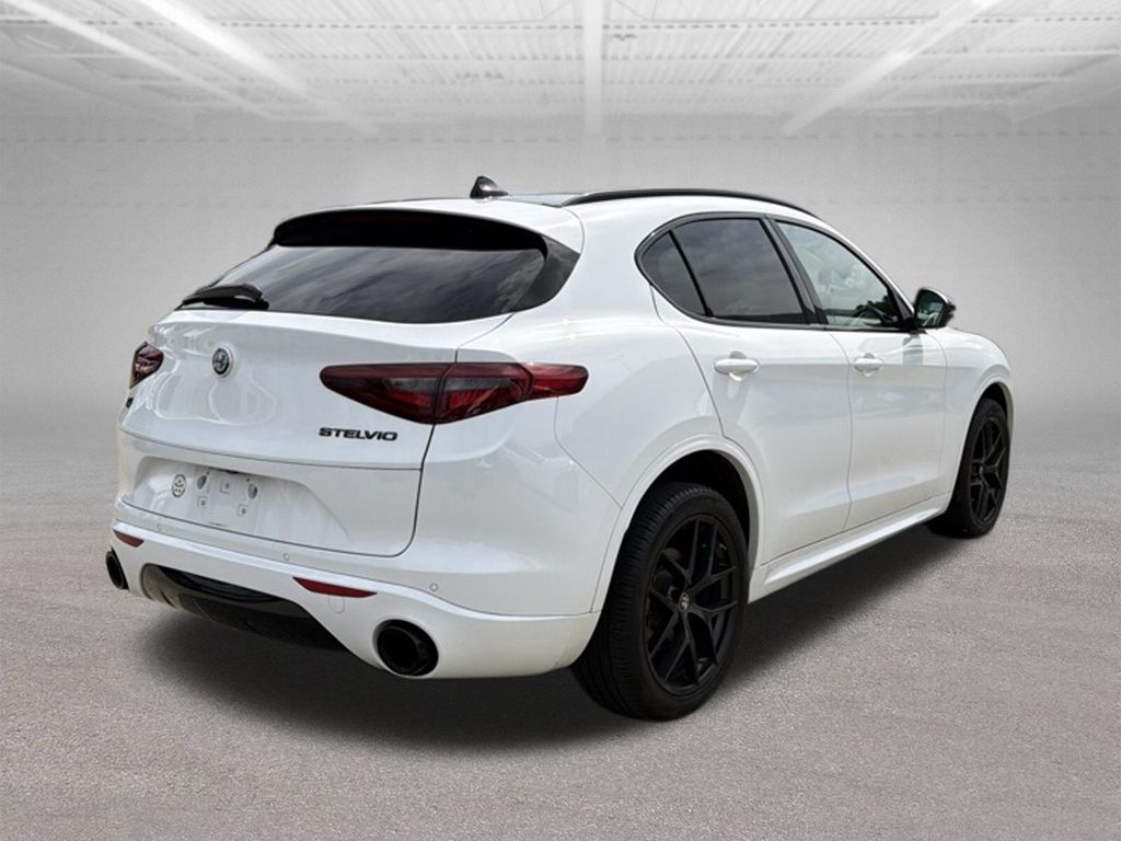 2020 Alfa Romeo Stelvio Base - 4