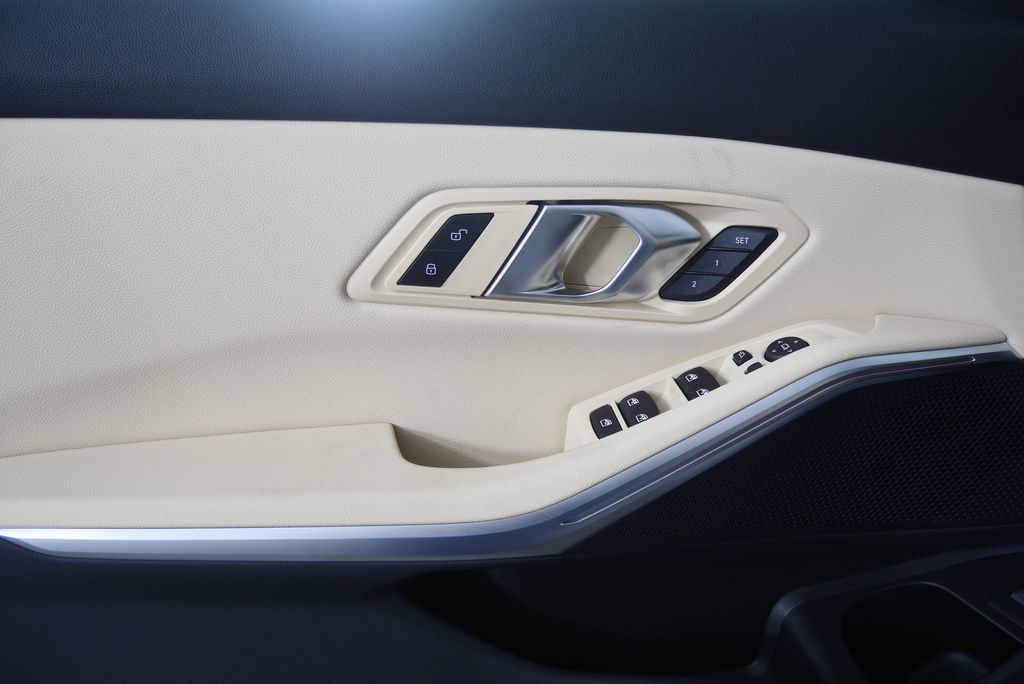 Thumbnail: 2026 BMW 3 Series - 9