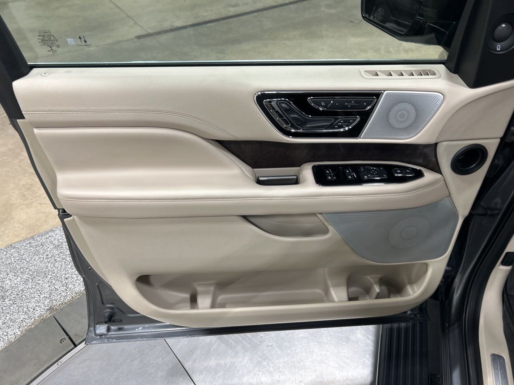 used 2021 Lincoln Navigator L car, priced at $39,993